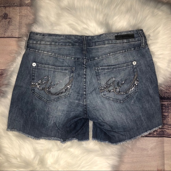 Express Frayed Shorts - Light Wash - Picture 2 of 5